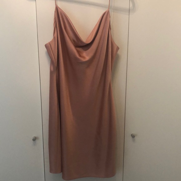 Alice + Olivia Dresses & Skirts - Beautiful nwt Alice and Olivia size 6 dress